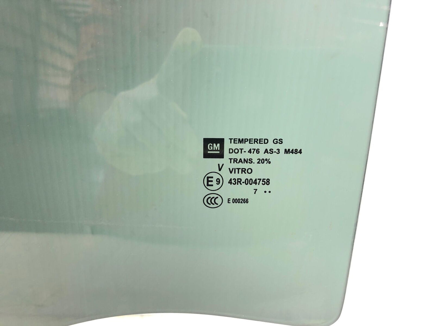 2015-2020 CHEVY TAHOE OEM RIGHT REAR DOOR WINDOW GLASS W/ PRIVACY TINT 84321998